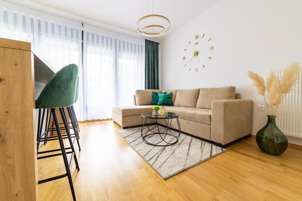 Apartman Lux Self Check-In Virovitica Eksteriør bilde