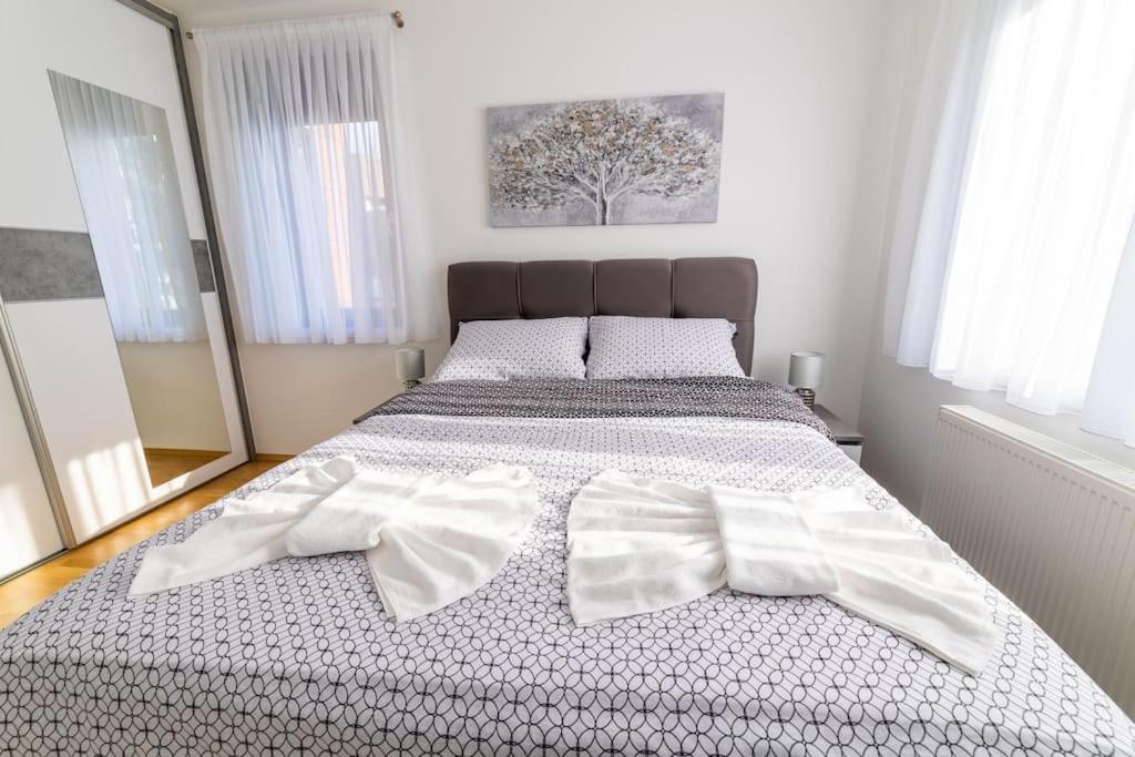 Apartman Lux Self Check-In Virovitica Eksteriør bilde